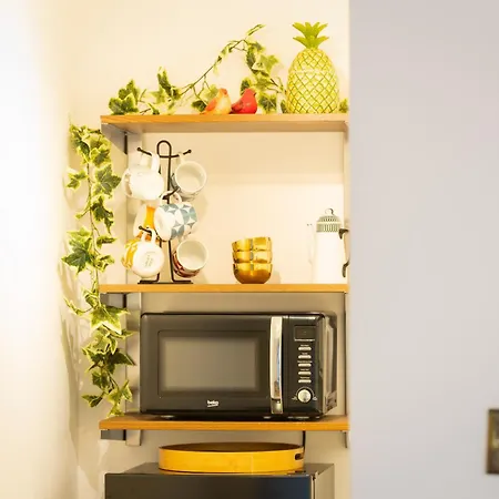 Idyllic Clifton Hideaway - Stunning Garden Flat *