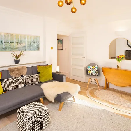 Idyllic Clifton Hideaway - Stunning Garden Flat Bristol