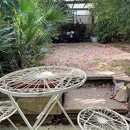 Apartment Idyllic Clifton Hideaway - Stunning Garden Flat Bristol