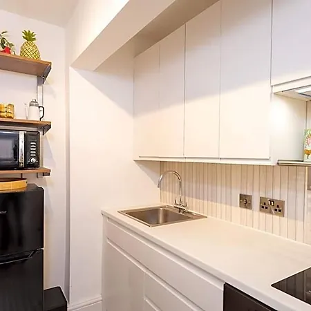 Idyllic Clifton Hideaway - Stunning Garden Flat * Bristol