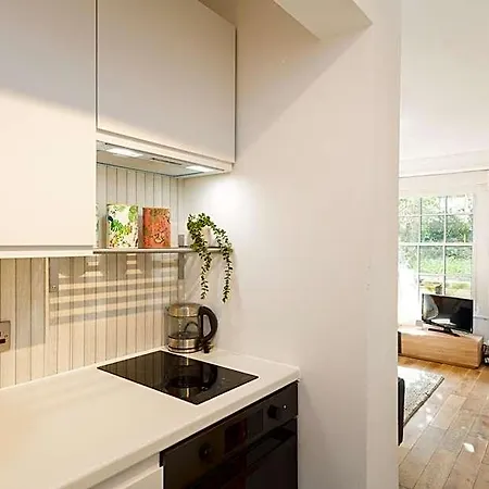 Apartment Idyllic Clifton Hideaway - Stunning Garden Flat