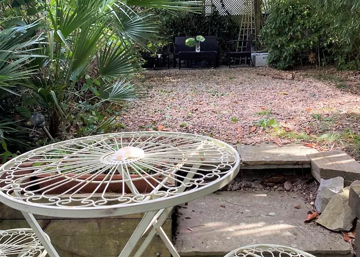 公寓 Idyllic Clifton Hideaway - Stunning Garden Flat 布里斯托