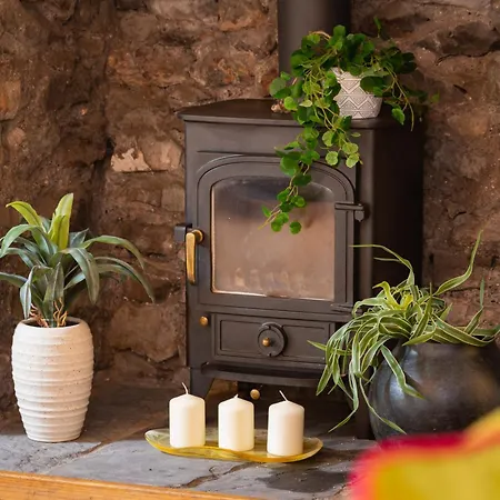 Idyllic Clifton Hideaway - Stunning Garden Flat Apartmán