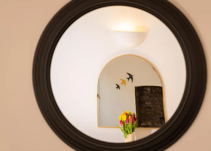 Idyllic Clifton Hideaway - Stunning Garden Flat Bristol